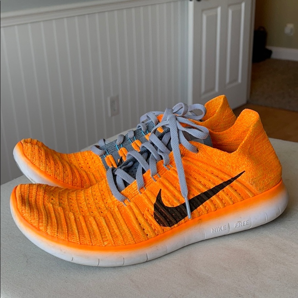 Nike tennis shoes
